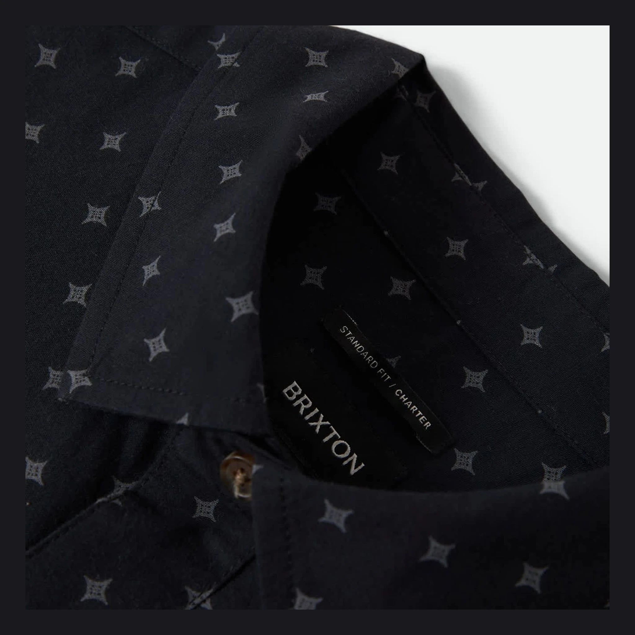 Care label on Charter Print SS Woven S/S Woven Future Grey/ Diamond Tile S/S Woven showing Standard fit charter text with
