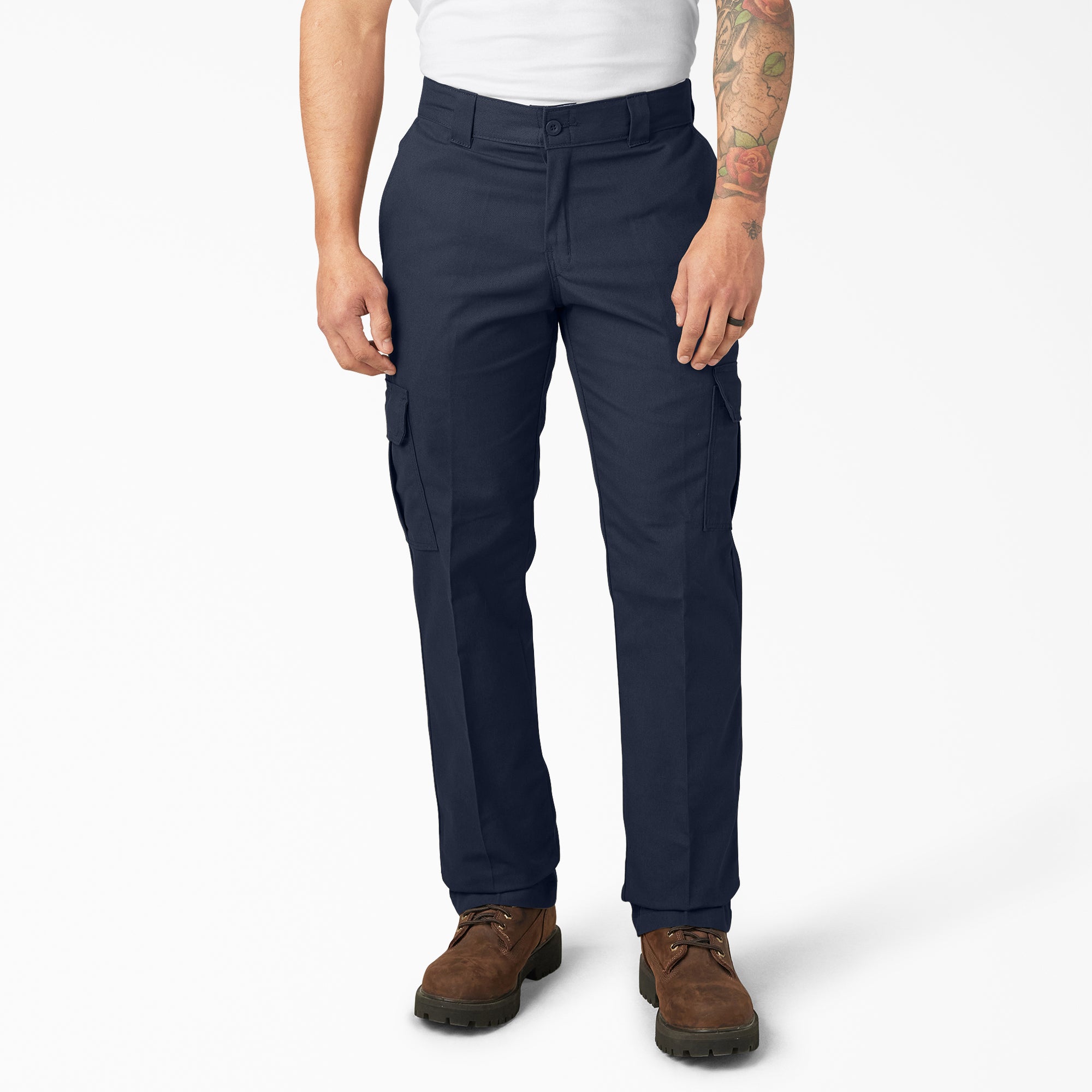 Back of Wp595 Cargo Pant Regular Fit Pants Black Pants, Navy cargo pants with side pockets and straight leg silhouette -